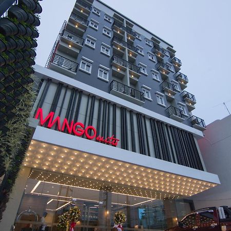 Mango Suites Cauayan Bagian luar foto