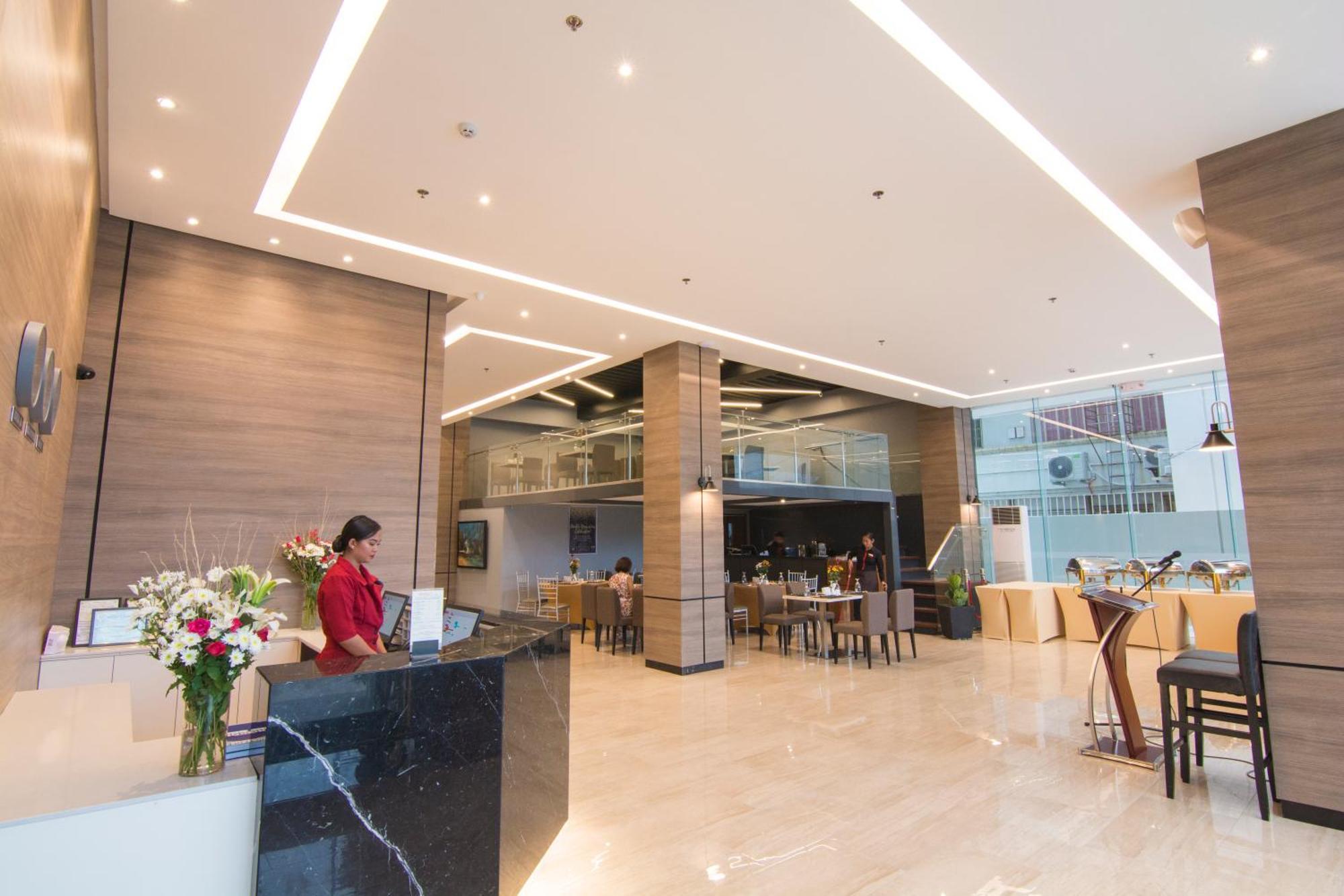 Mango Suites Cauayan Bagian luar foto