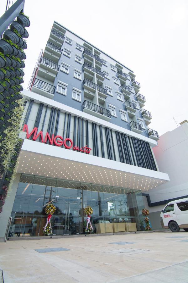 Mango Suites Cauayan Bagian luar foto