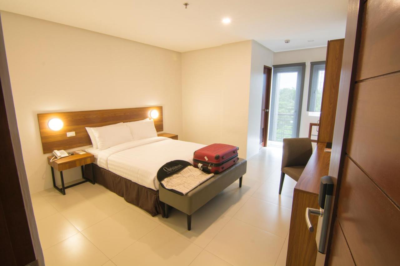 Mango Suites Cauayan Bagian luar foto